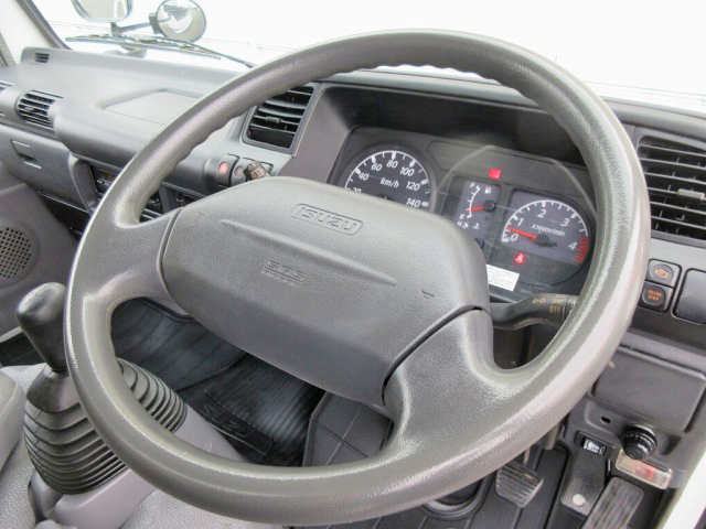 いすゞエルフアルミバン小型（2t・3t）[写真33]