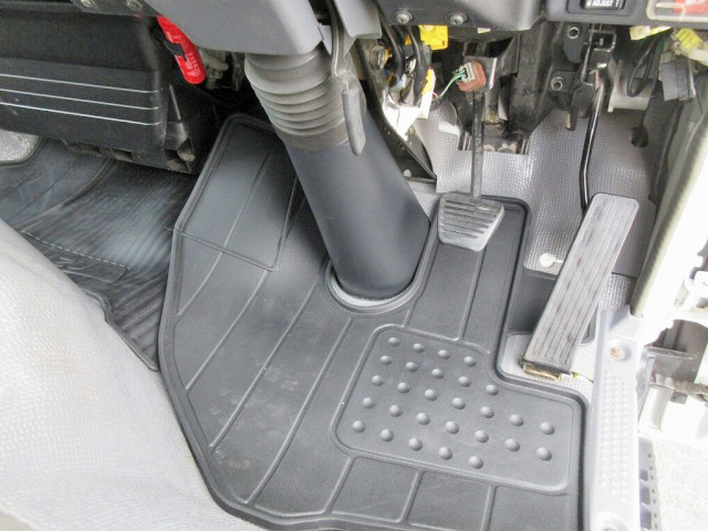 いすゞエルフアルミバン小型（2t・3t）[写真39]