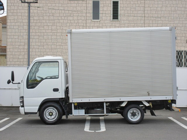 いすゞエルフアルミバン小型（2t・3t）[写真05]