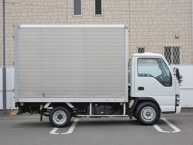 いすゞエルフアルミバン小型（2t・3t）[写真06]