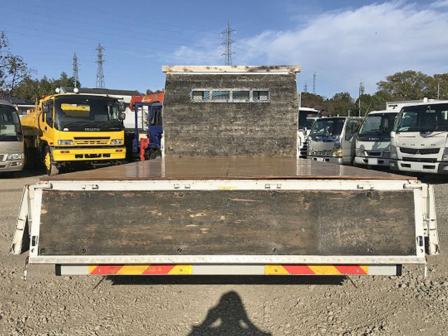 三菱ふそうキャンター平ボディ小型（2t・3t）[写真11]