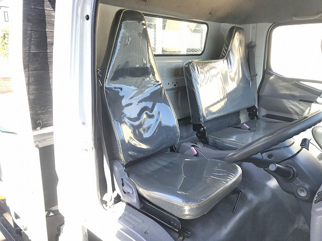 三菱ふそうキャンター平ボディ小型（2t・3t）[写真29]