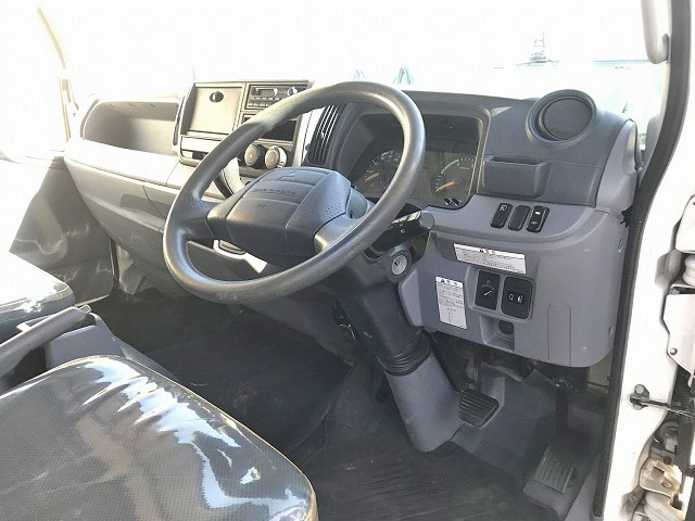 三菱ふそうキャンター平ボディ小型（2t・3t）[写真30]