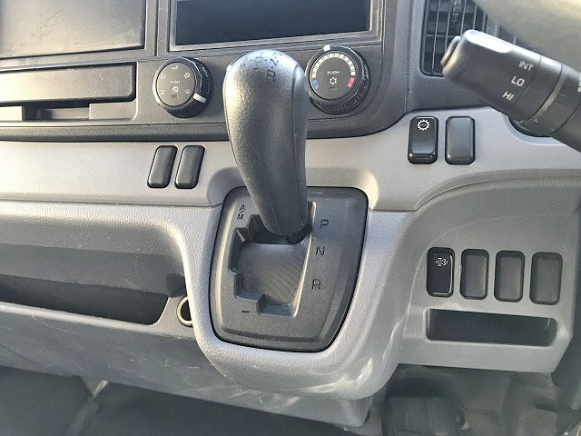 三菱ふそうキャンター平ボディ小型（2t・3t）[写真33]