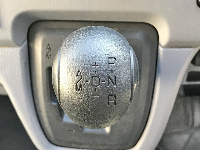 三菱ふそうキャンター平ボディ小型（2t・3t）[写真34]