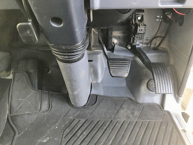 三菱ふそうキャンター平ボディ小型（2t・3t）[写真35]