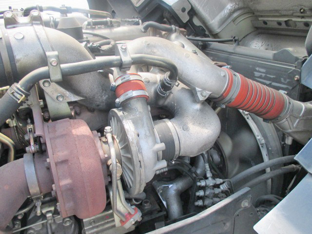 いすゞギガアルミウイング大型（10t）[写真12]