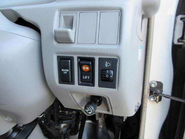 トヨタトヨエースアルミバン小型（2t・3t）[写真24]