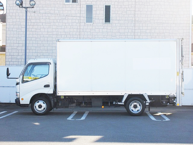 トヨタトヨエースアルミバン小型（2t・3t）[写真03]