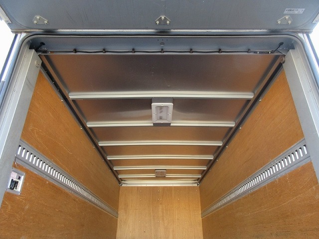 トヨタトヨエースアルミバン小型（2t・3t）[写真05]