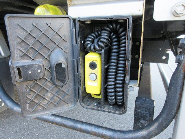 トヨタトヨエースアルミバン小型（2t・3t）[写真08]