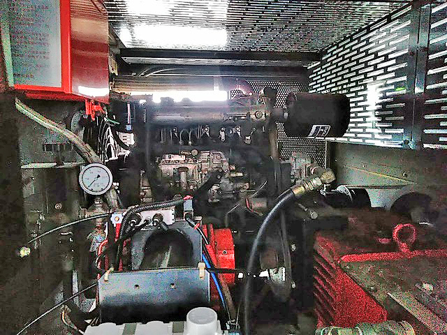 マツダタイタン高圧洗浄車小型（2t・3t）[写真11]