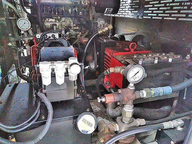 マツダタイタン高圧洗浄車小型（2t・3t）[写真12]