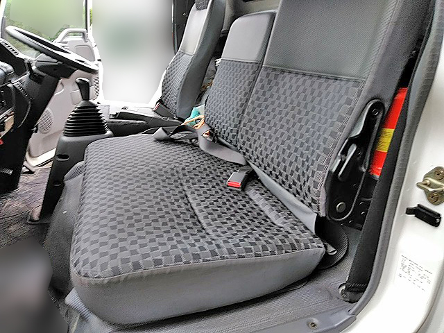 マツダタイタン高圧洗浄車小型（2t・3t）[写真34]