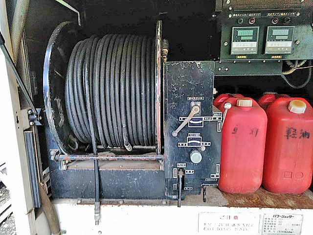 マツダタイタン高圧洗浄車小型（2t・3t）[写真09]