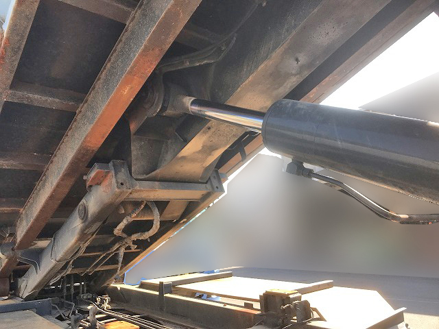 三菱ふそうスーパーグレートコンテナ専用車大型（10t）[写真15]