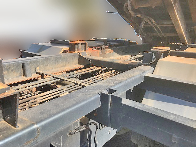 三菱ふそうスーパーグレートコンテナ専用車大型（10t）[写真16]