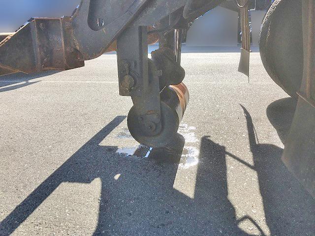 三菱ふそうスーパーグレートコンテナ専用車大型（10t）[写真24]