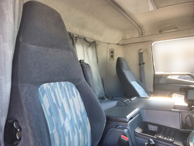 三菱ふそうスーパーグレートコンテナ専用車大型（10t）[写真28]