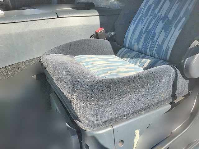 三菱ふそうスーパーグレートコンテナ専用車大型（10t）[写真30]