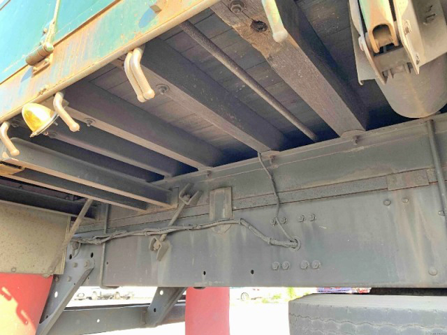 三菱ふそうスーパーグレート平ボディ大型（10t）[写真13]