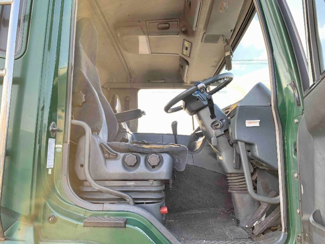 三菱ふそうスーパーグレート平ボディ大型（10t）[写真21]