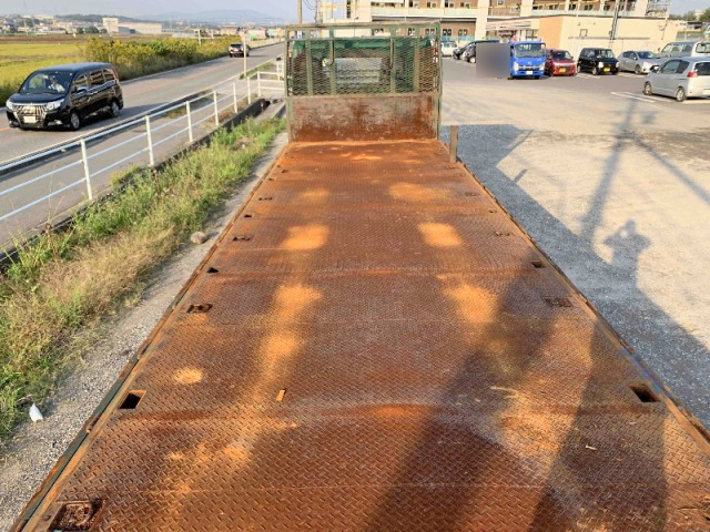 三菱ふそうスーパーグレート平ボディ大型（10t）[写真08]