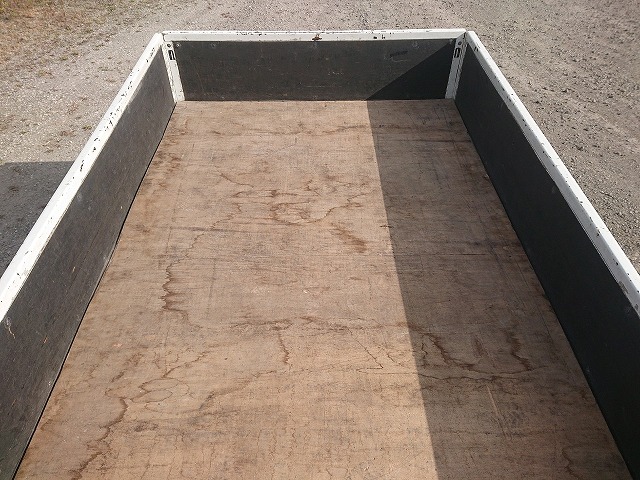 三菱ふそうキャンター平ボディ小型（2t・3t）[写真11]