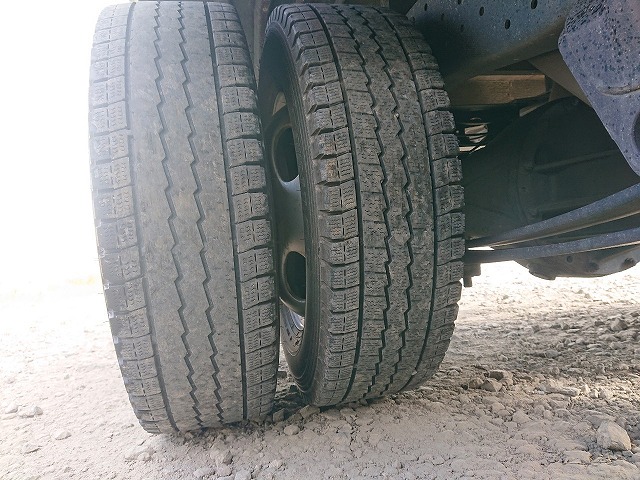 三菱ふそうキャンター平ボディ小型（2t・3t）[写真14]