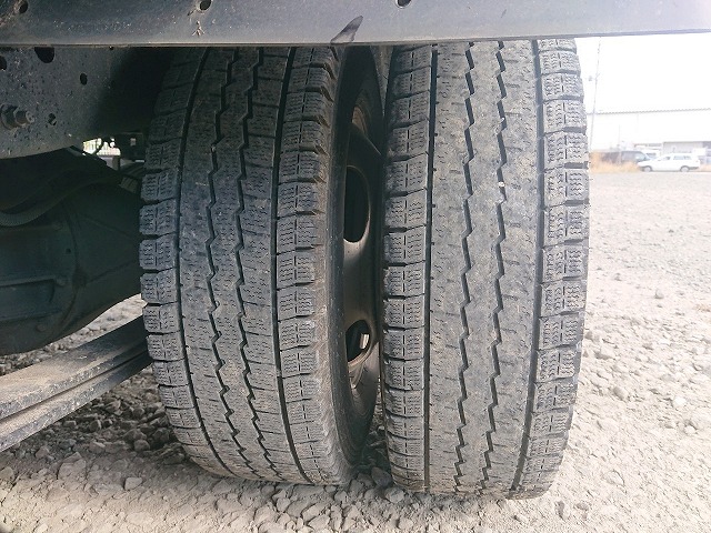 三菱ふそうキャンター平ボディ小型（2t・3t）[写真15]