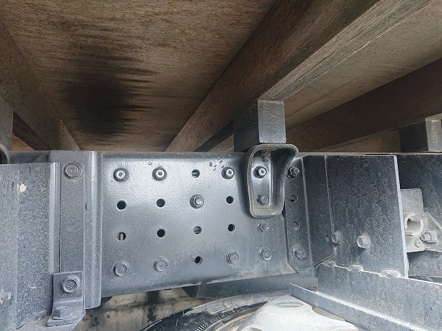 三菱ふそうキャンター平ボディ小型（2t・3t）[写真17]