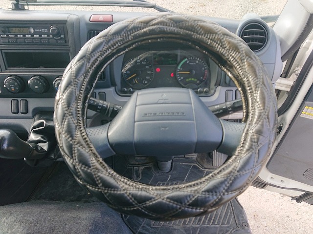 三菱ふそうキャンター平ボディ小型（2t・3t）[写真25]