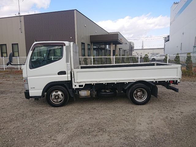 三菱ふそうキャンター平ボディ小型（2t・3t）[写真05]