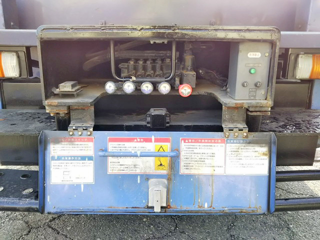 いすゞエルフ高所作業車小型（2t・3t）[写真15]