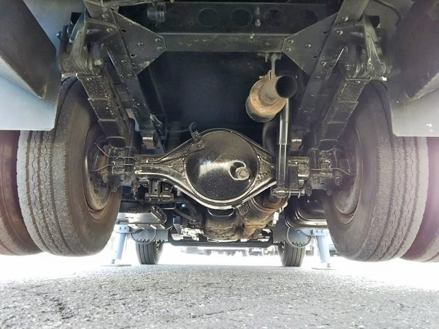 いすゞエルフ高所作業車小型（2t・3t）[写真25]