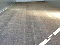 いすゞフォワードアルミウイング中型（4t）[写真10]