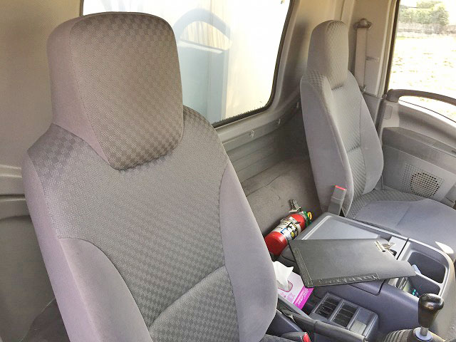 いすゞフォワードアルミウイング中型（4t）[写真24]