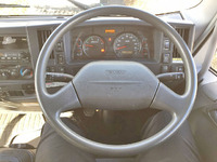 いすゞフォワードアルミウイング中型（4t）[写真27]