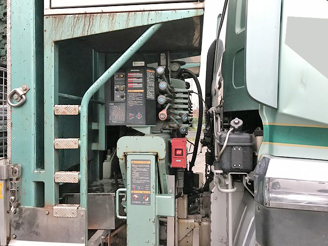 日産クオンユニック5段大型（10t）[写真13]