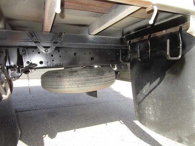 日野レンジャー幌ウイング中型（4t）[写真20]