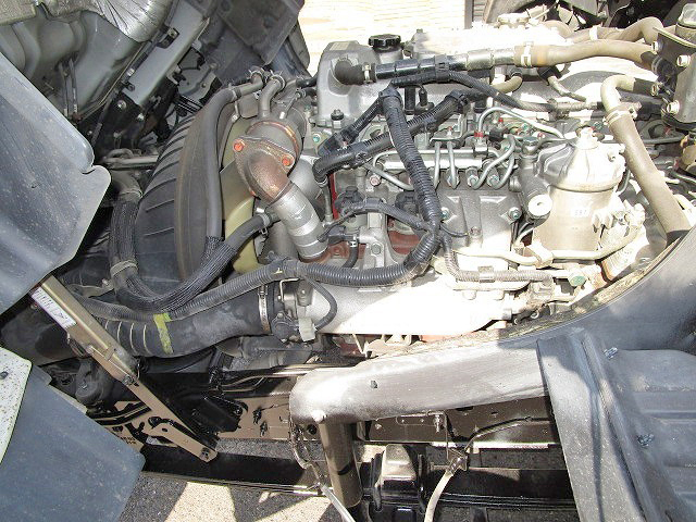 日野レンジャー幌ウイング中型（4t）[写真24]