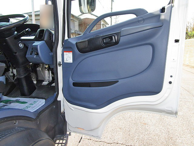 日野レンジャー幌ウイング中型（4t）[写真29]