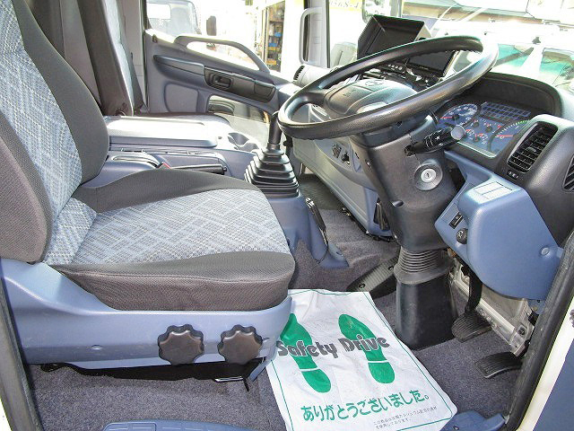 日野レンジャー幌ウイング中型（4t）[写真31]