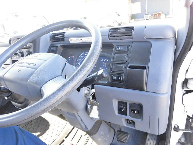 三菱ふそうキャンターアルミブロック小型（2t・3t）[写真24]