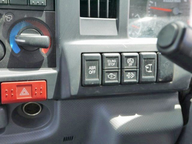 いすゞエルフクレーン3段小型（2t・3t）[写真21]