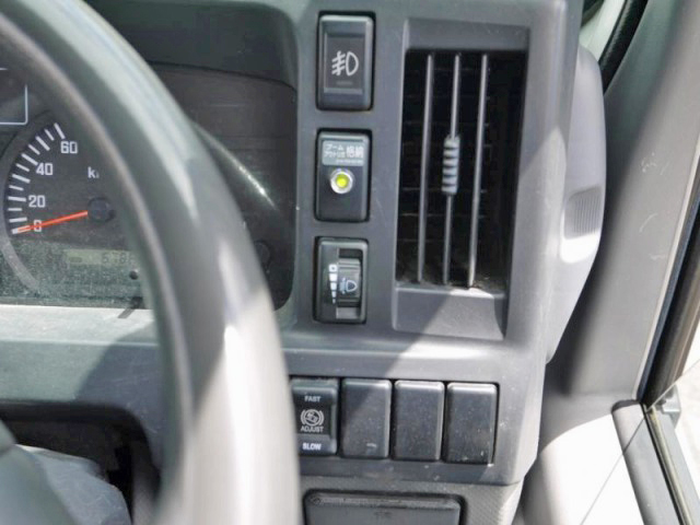 いすゞエルフクレーン3段小型（2t・3t）[写真22]