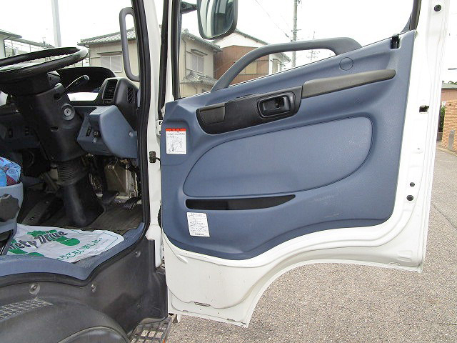 日野レンジャーアルミウイング中型（4t）[写真32]