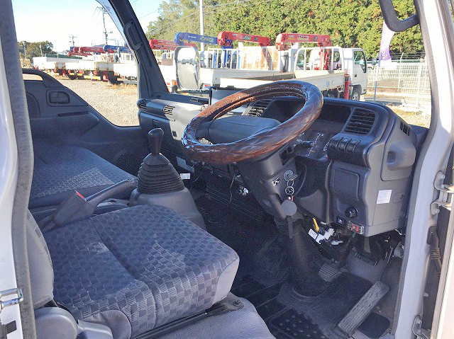 いすゞエルフセーフティローダー小型（2t・3t）[写真30]