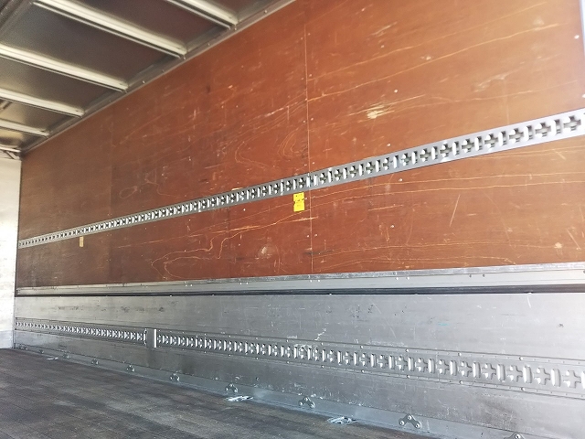 三菱ふそうファイターアルミウイング中型（4t）[写真11]