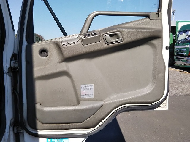 三菱ふそうファイターアルミウイング中型（4t）[写真26]